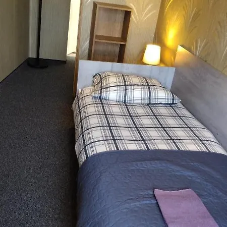 Mona-pokoje Z Lazienkami Centrum *