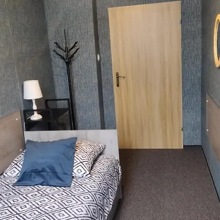 Mona-pokoje Z Lazienkami Centrum